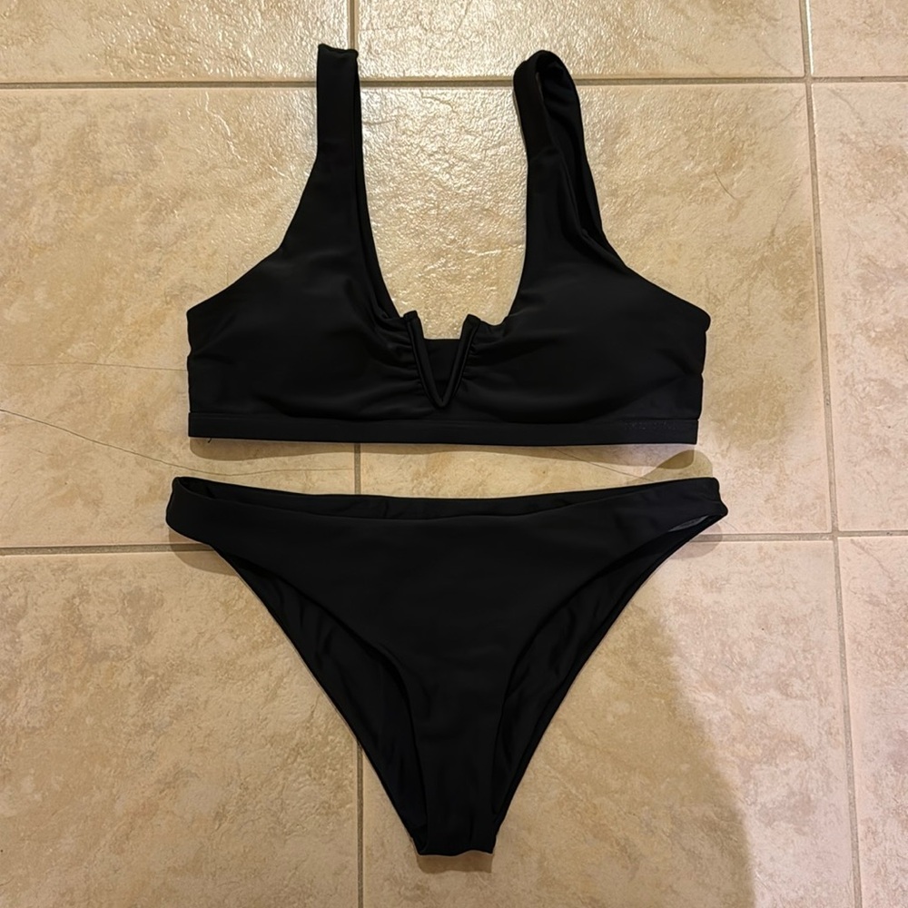 SHEIN. Black bikini. Size small.